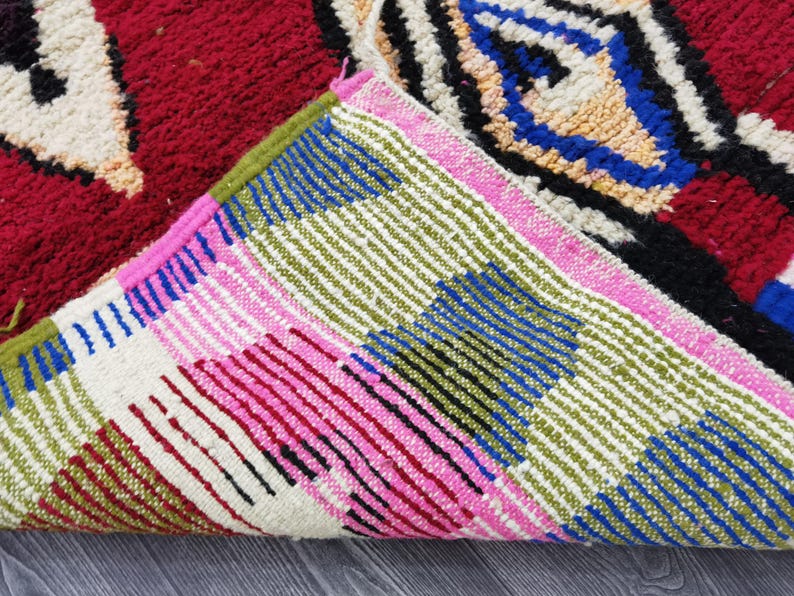 Tapis Berbère Fait Main 250 × 150 cm – Décoration Authentique du Maroc IZRI