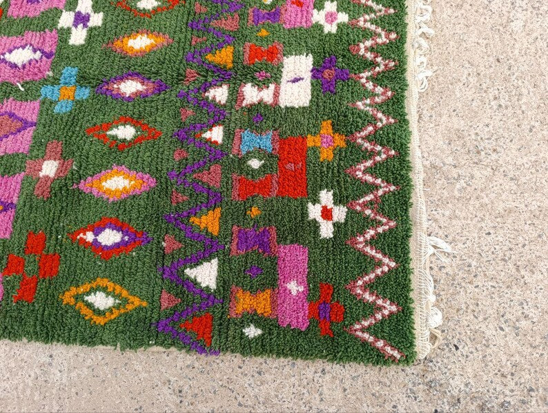 Tapis Marocain Traditionnel Fait Main 250 × 150 cm – Tissage Artisanal Authentique IZRI