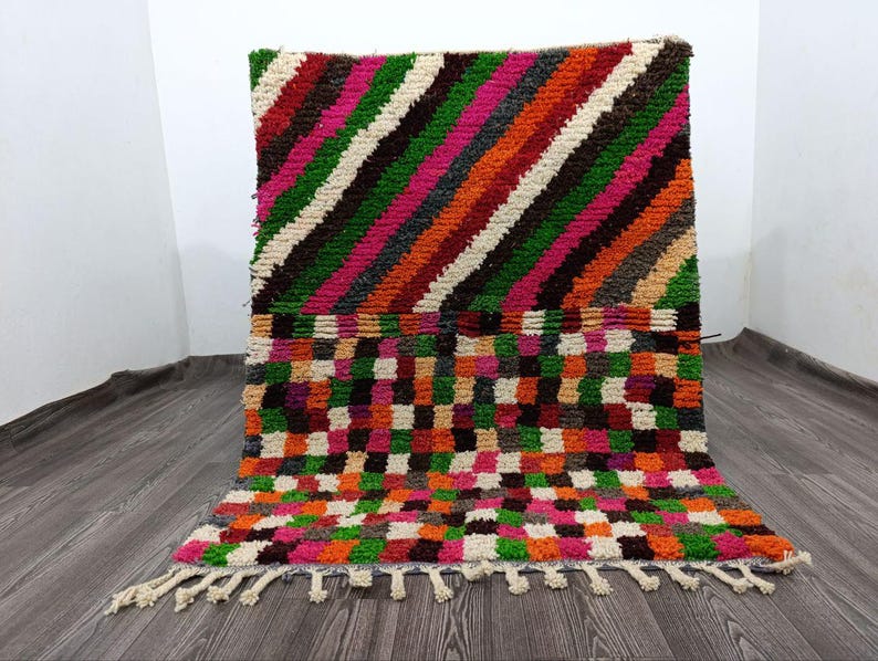 Tapis Berbère Fait Main 250 × 150 cm – Décoration Authentique du Maroc IZRI