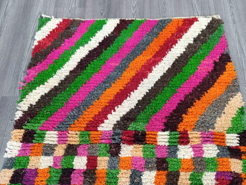 Tapis Berbère Fait Main 250 × 150 cm – Décoration Authentique du Maroc IZRI