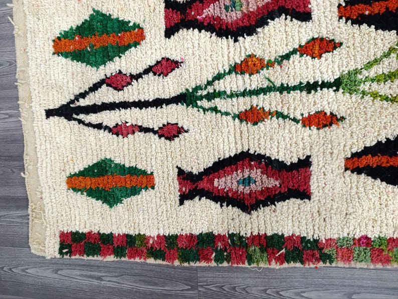 Tapis Marocain Traditionnel Fait Main 250 × 150 cm – Tissage Artisanal Authentique IZRI