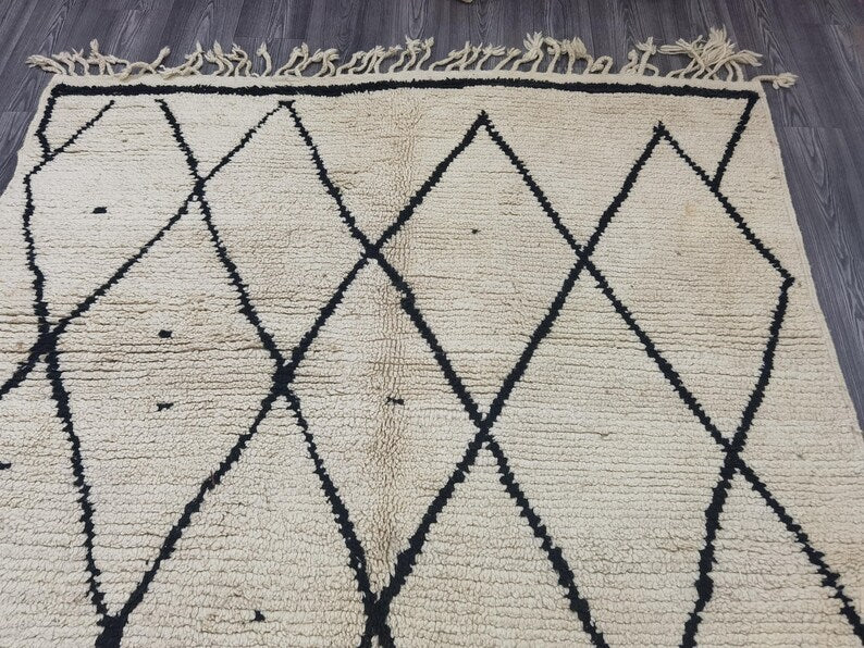 Tapis Berbère Fait Main 250 × 150 cm – Décoration Authentique du Maroc IZRI
