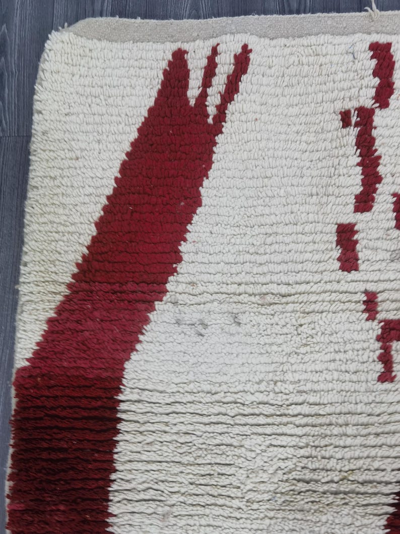 Tapis Marocain Traditionnel Fait Main 250 × 150 cm – Tissage Artisanal Authentique IZRI