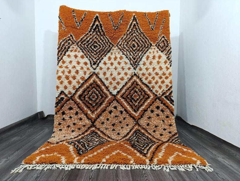Tapis Marocain Artisanal 250 × 150 cm – Laine Tissée à la Main – Style Traditionnel IZRI