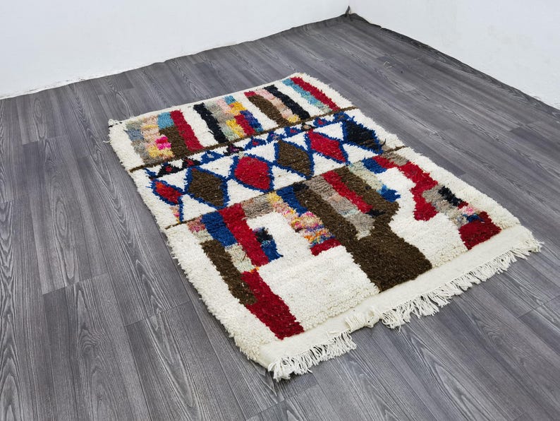 Grand Tapis Berbère Marocain Fait Main 250 × 150 cm – Artisanat Traditionnel IZRI