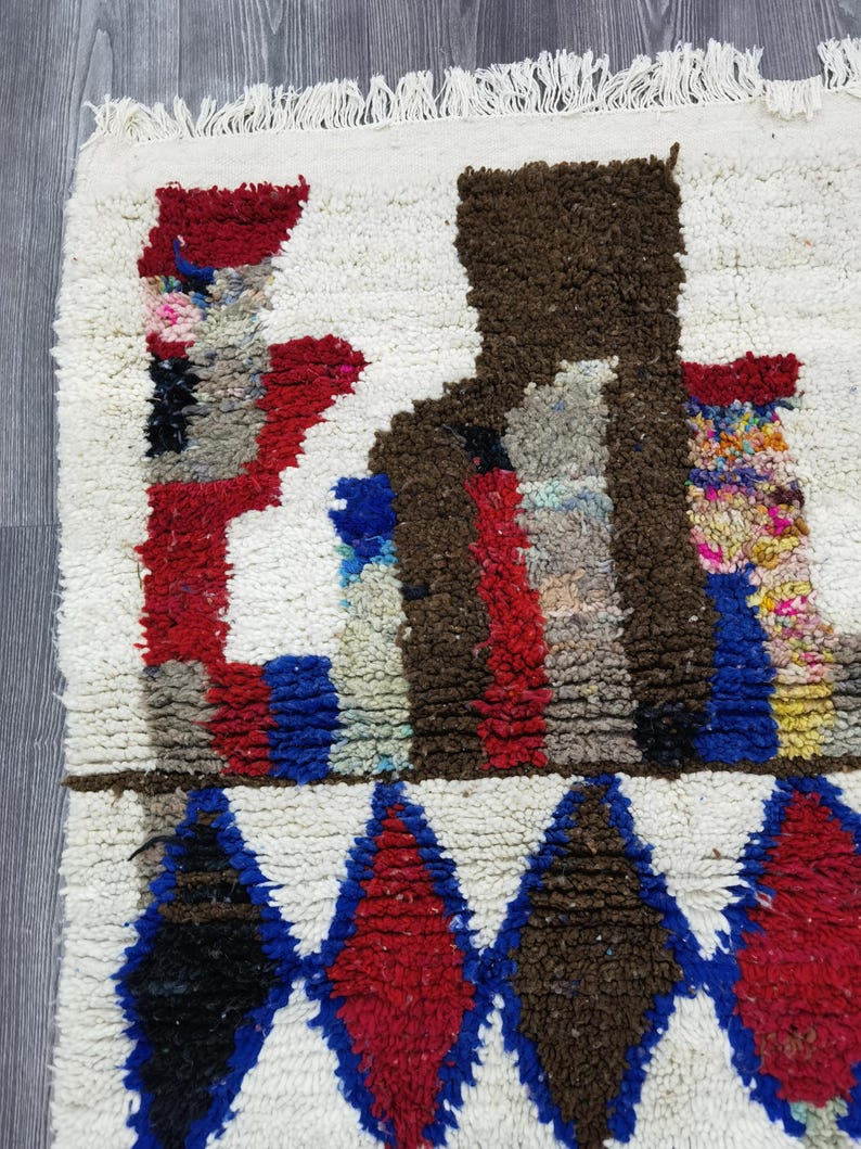 Grand Tapis Berbère Marocain Fait Main 250 × 150 cm – Artisanat Traditionnel IZRI
