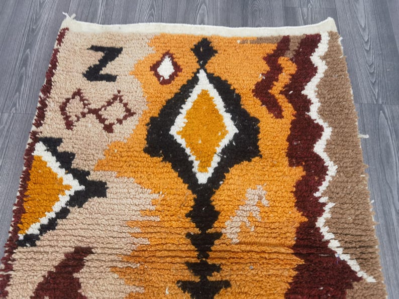 Grand Tapis Berbère Marocain Fait Main 250 × 150 cm – Artisanat Traditionnel IZRI