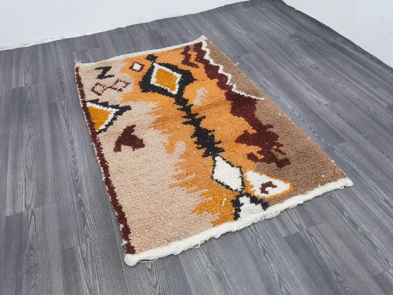 Grand Tapis Berbère Marocain Fait Main 250 × 150 cm – Artisanat Traditionnel IZRI