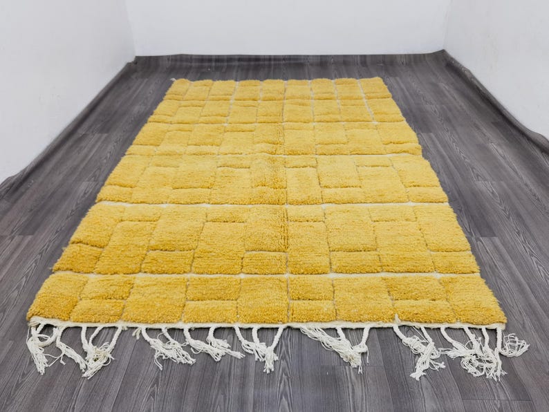 Tapis Berbère Fait Main 250 × 150 cm – Décoration Authentique du Maroc IZRI