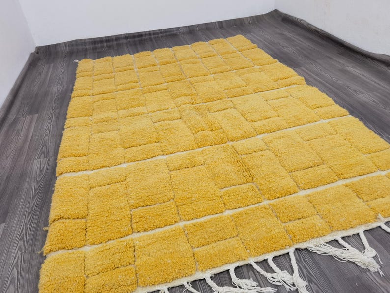 Tapis Berbère Fait Main 250 × 150 cm – Décoration Authentique du Maroc IZRI