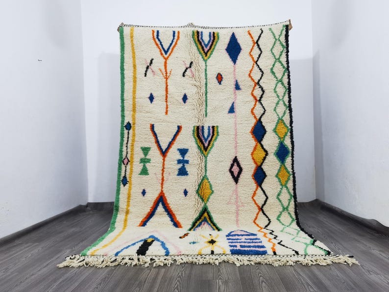 Grand Tapis Berbère Marocain Fait Main 250 × 150 cm – Artisanat Traditionnel IZRI