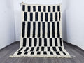 Tapis Marocain Traditionnel Fait Main 250 × 150 cm – Tissage Artisanal Authentique IZRI