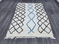 Tapis Berbère Fait Main 250 × 150 cm – Décoration Authentique du Maroc IZRI