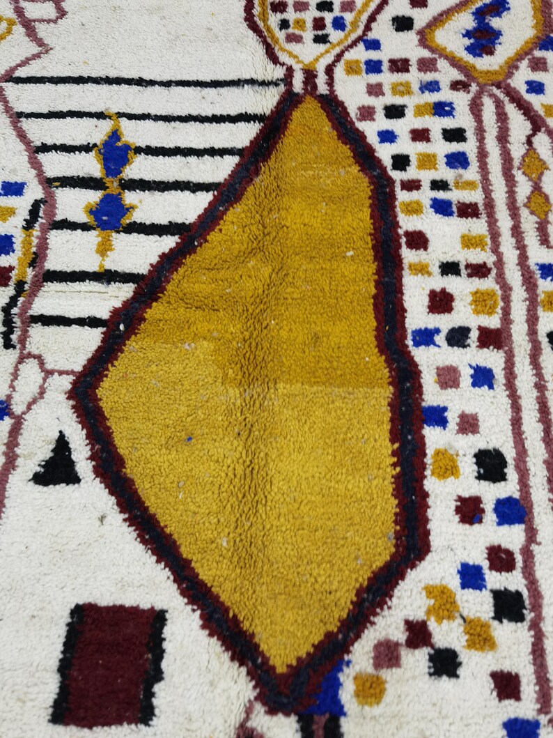 Tapis Berbère Fait Main 250 × 150 cm – Décoration Authentique du Maroc IZRI