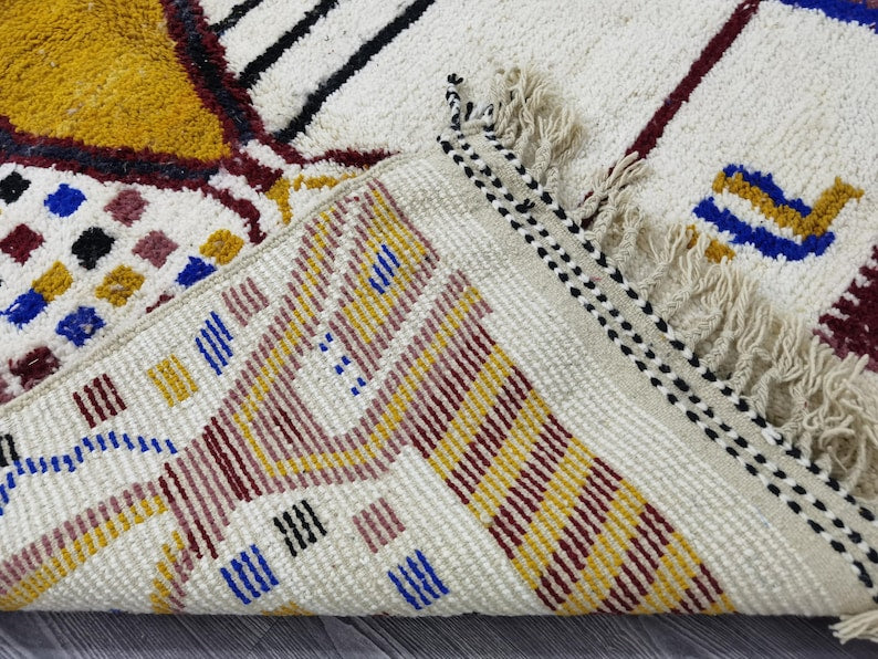 Tapis Berbère Fait Main 250 × 150 cm – Décoration Authentique du Maroc IZRI
