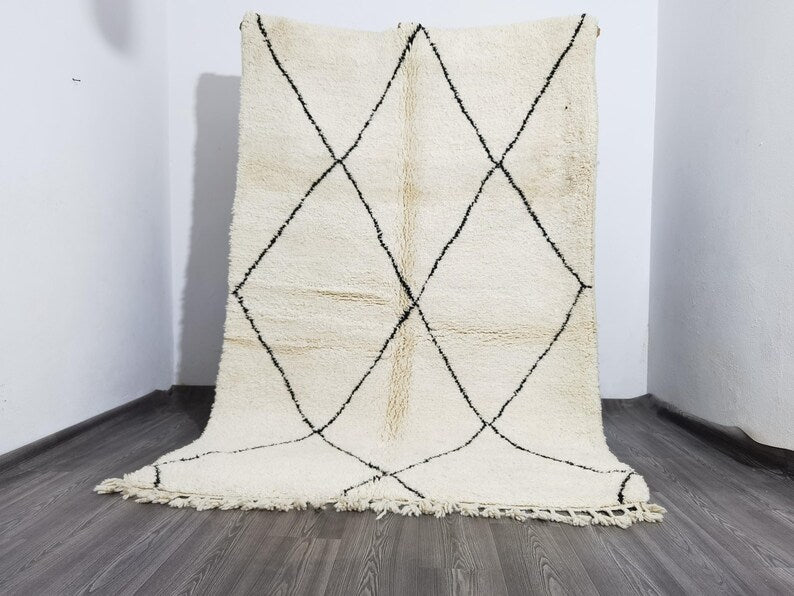 Tapis Marocain Traditionnel Fait Main 250 × 150 cm – Tissage Artisanal Authentique IZRI