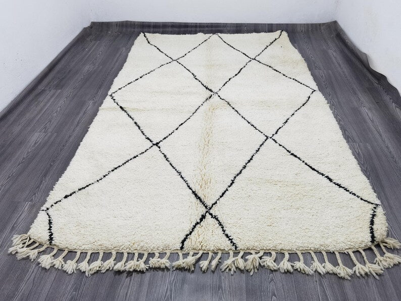 Tapis Marocain Traditionnel Fait Main 250 × 150 cm – Tissage Artisanal Authentique IZRI