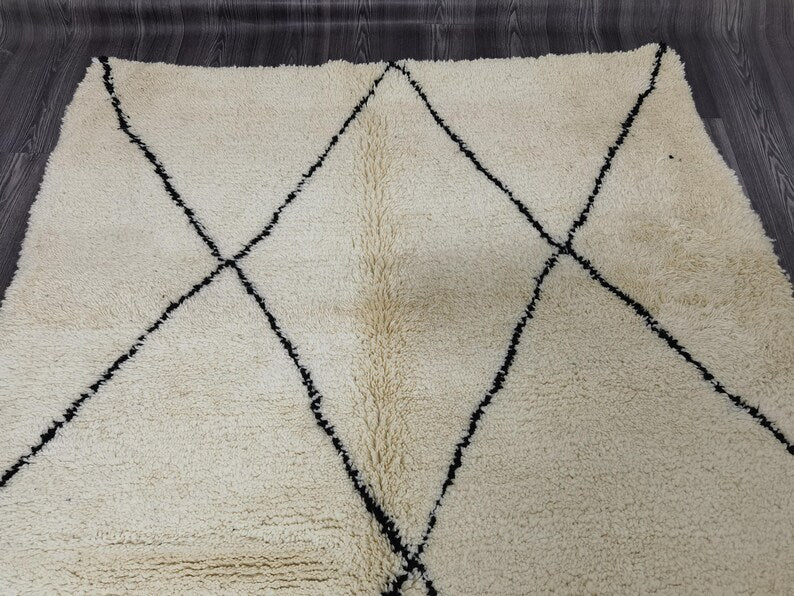 Tapis Marocain Traditionnel Fait Main 250 × 150 cm – Tissage Artisanal Authentique IZRI