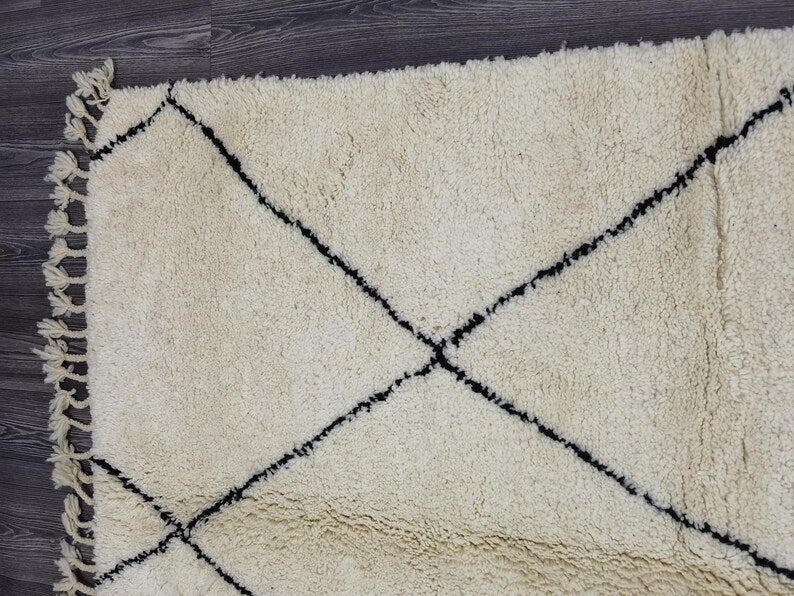 Tapis Marocain Traditionnel Fait Main 250 × 150 cm – Tissage Artisanal Authentique IZRI