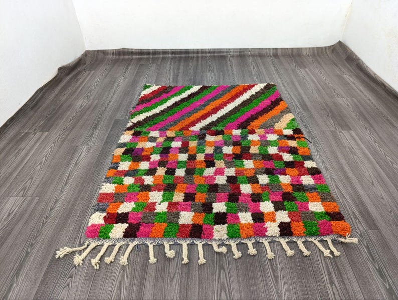 Tapis Berbère Fait Main 250 × 150 cm – Décoration Authentique du Maroc IZRI