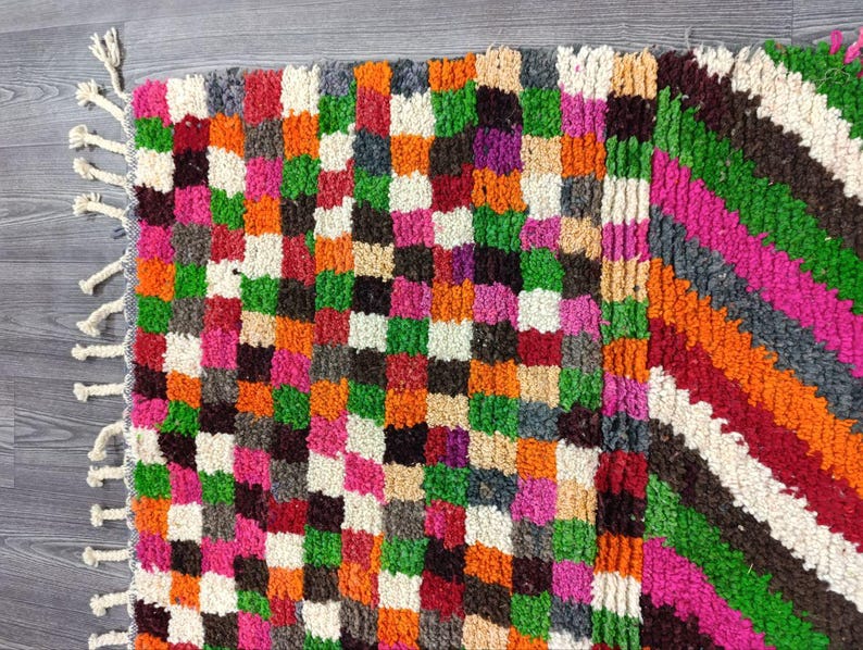 Tapis Berbère Fait Main 250 × 150 cm – Décoration Authentique du Maroc IZRI