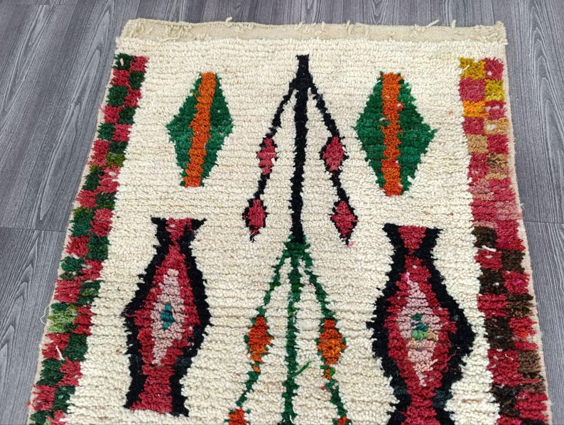 Tapis Marocain Traditionnel Fait Main 250 × 150 cm – Tissage Artisanal Authentique IZRI