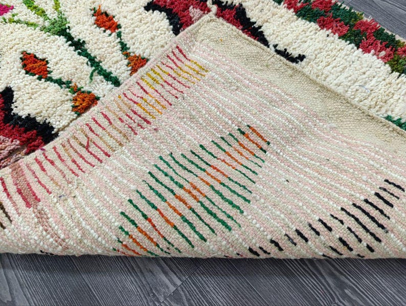 Tapis Marocain Traditionnel Fait Main 250 × 150 cm – Tissage Artisanal Authentique IZRI
