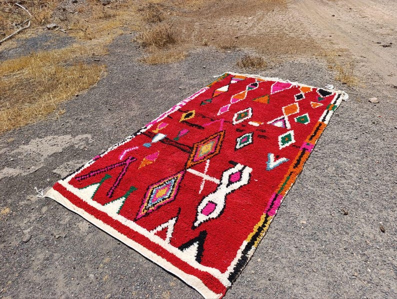 Tapis Berbère Fait Main 250 × 150 cm – Décoration Authentique du Maroc IZRI