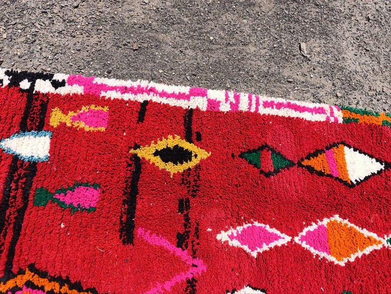 Tapis Berbère Fait Main 250 × 150 cm – Décoration Authentique du Maroc IZRI