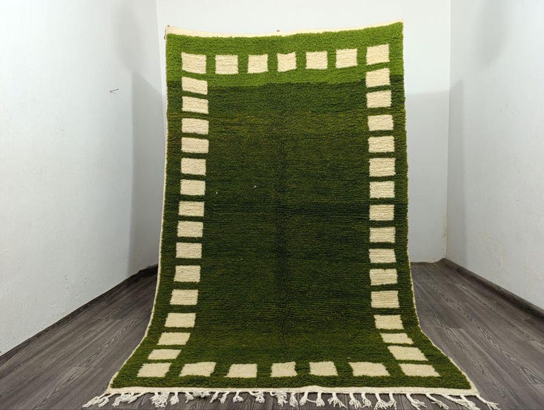 Tapis Marocain Artisanal 250 × 150 cm – Laine Tissée à la Main – Style Traditionnel IZRI