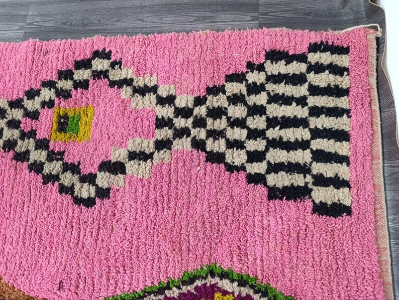 Grand Tapis Berbère Marocain Fait Main 250 × 150 cm – Artisanat Traditionnel IZRI