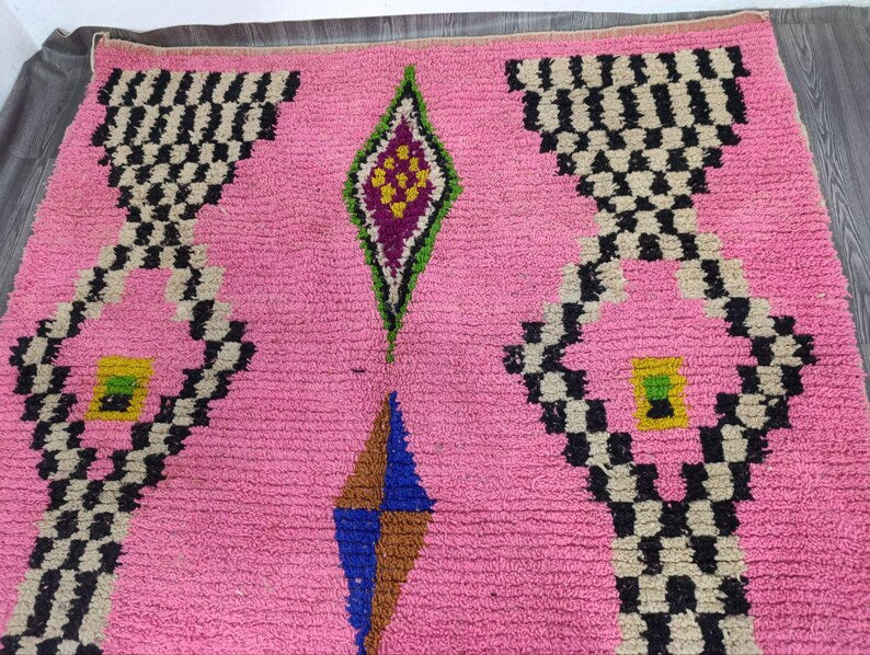 Grand Tapis Berbère Marocain Fait Main 250 × 150 cm – Artisanat Traditionnel IZRI