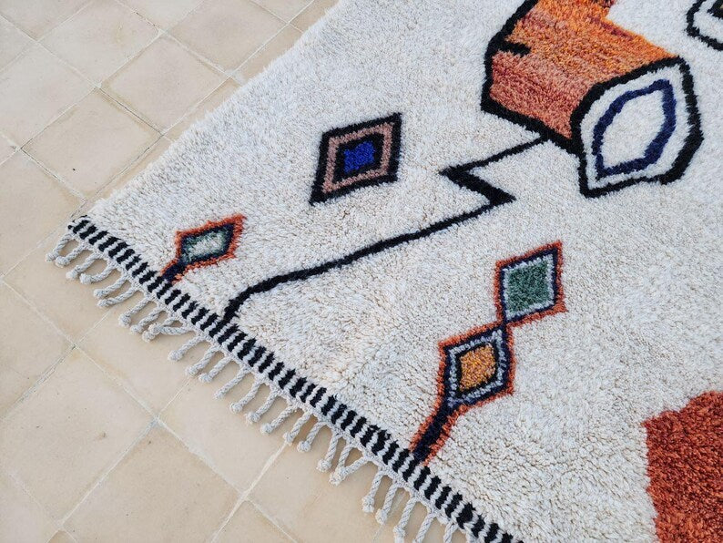 Tapis Marocain Artisanal 250 × 150 cm – Laine Tissée à la Main – Style Traditionnel IZRI