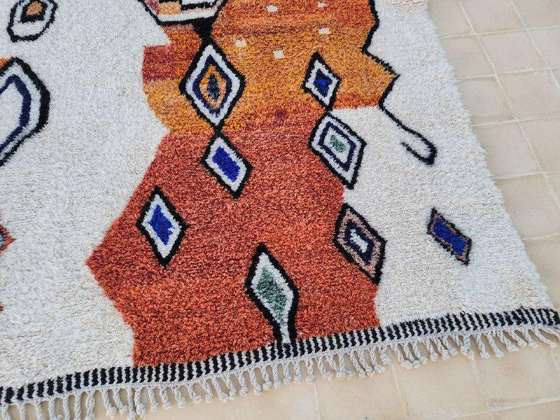Tapis Marocain Artisanal 250 × 150 cm – Laine Tissée à la Main – Style Traditionnel IZRI
