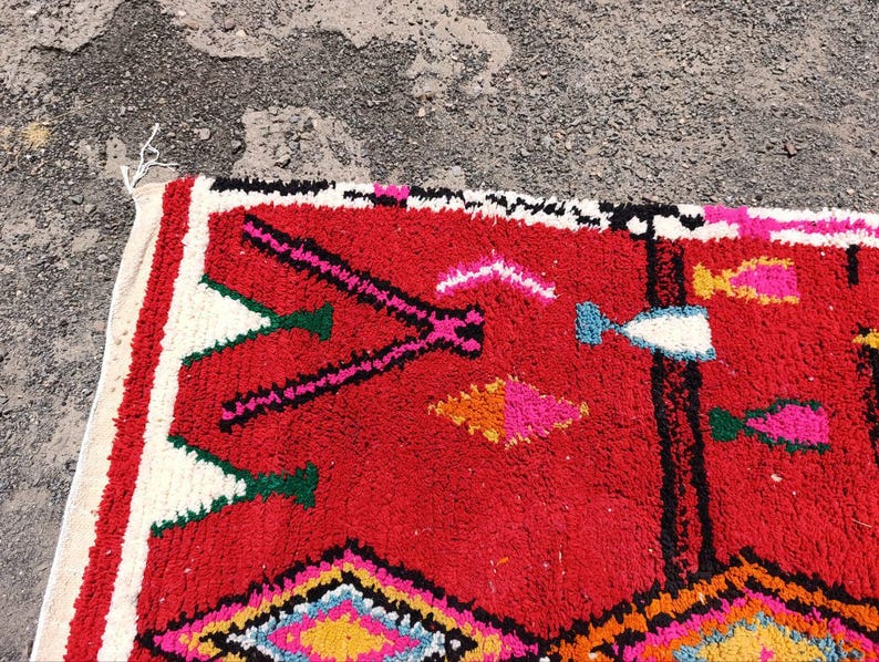 Tapis Berbère Fait Main 250 × 150 cm – Décoration Authentique du Maroc IZRI