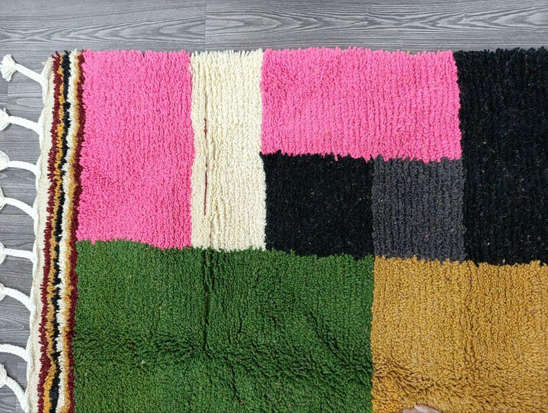 Grand Tapis Berbère Marocain Fait Main 250 × 150 cm – Artisanat Traditionnel AZRIVA