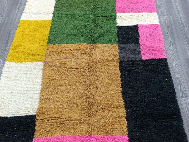 Grand Tapis Berbère Marocain Fait Main 250 × 150 cm – Artisanat Traditionnel AZRIVA