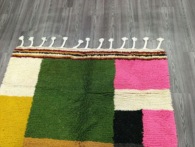 Grand Tapis Berbère Marocain Fait Main 250 × 150 cm – Artisanat Traditionnel AZRIVA