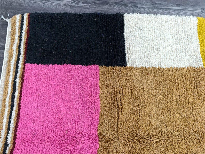 Grand Tapis Berbère Marocain Fait Main 250 × 150 cm – Artisanat Traditionnel AZRIVA