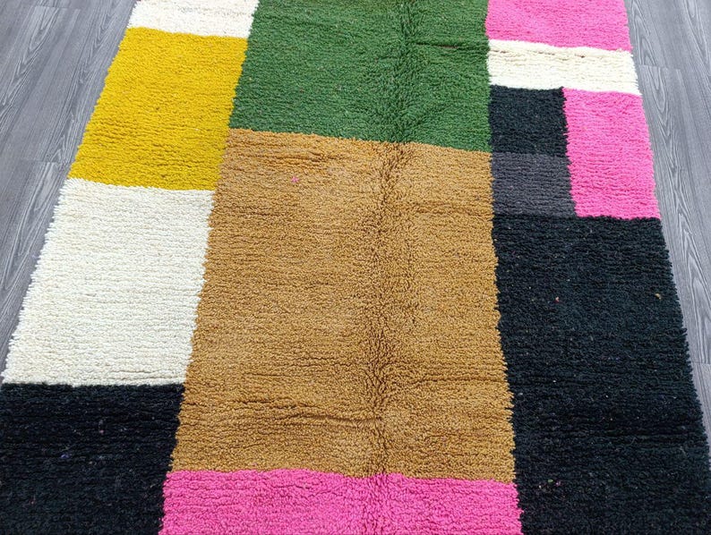 Grand Tapis Berbère Marocain Fait Main 250 × 150 cm – Artisanat Traditionnel AZRIVA