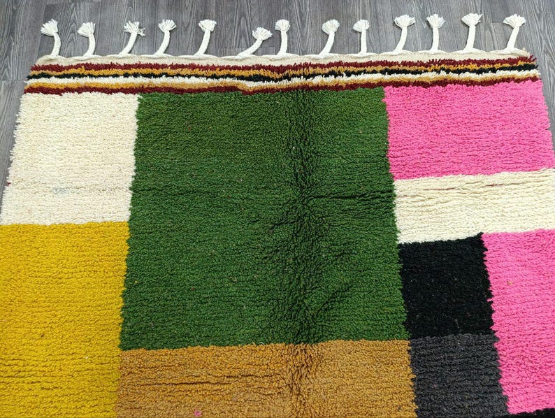 Grand Tapis Berbère Marocain Fait Main 250 × 150 cm – Artisanat Traditionnel AZRIVA