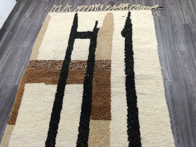 Tapis Berbère Fait Main 250 × 150 cm – Décoration Authentique du Maroc IZRI