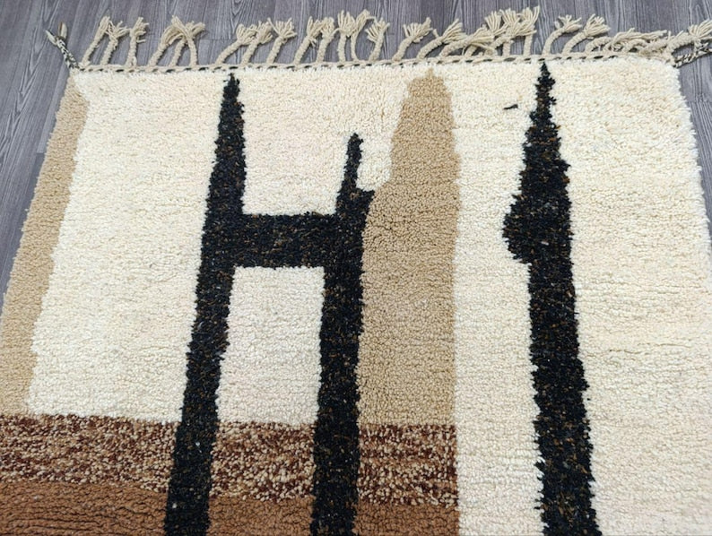 Tapis Berbère Fait Main 250 × 150 cm – Décoration Authentique du Maroc IZRI