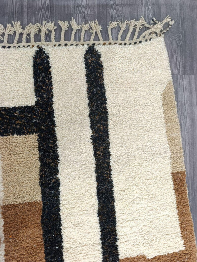 Tapis Berbère Fait Main 250 × 150 cm – Décoration Authentique du Maroc IZRI