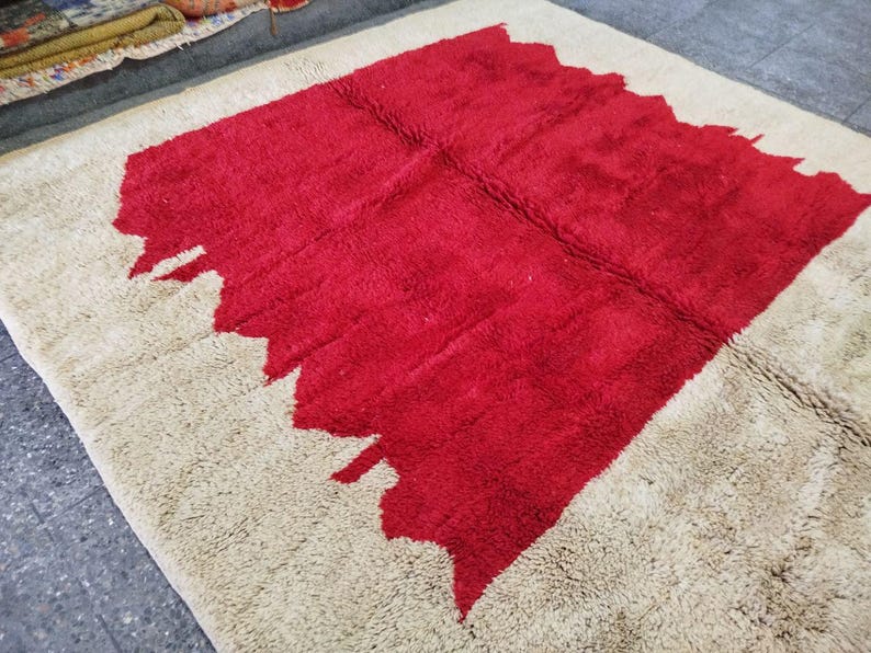 Tapis Marocain Artisanal 250 × 150 cm – Laine Tissée à la Main – Style Traditionnel IZRI