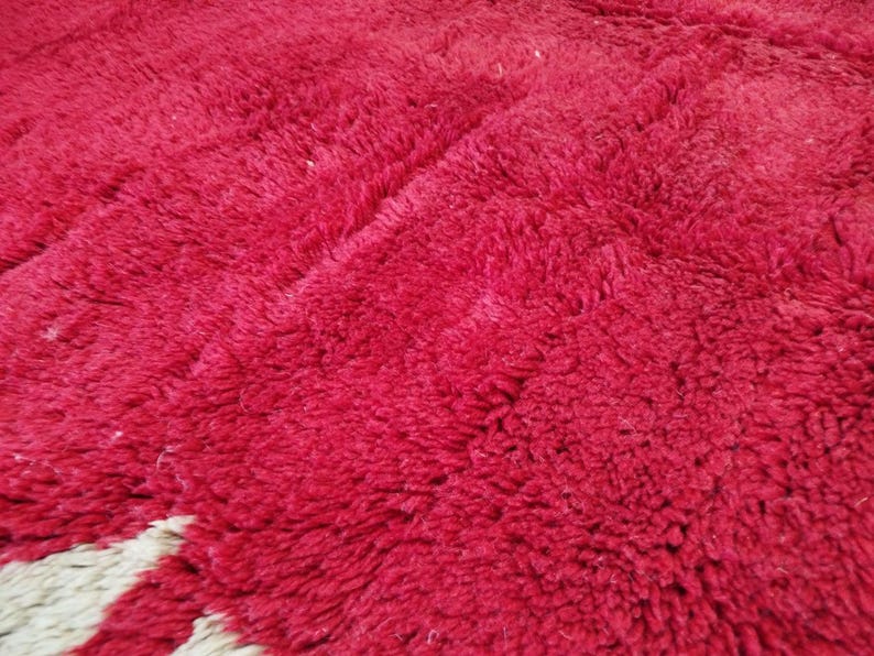 Tapis Marocain Artisanal 250 × 150 cm – Laine Tissée à la Main – Style Traditionnel IZRI