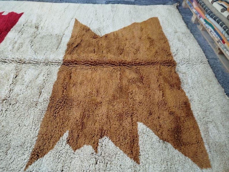 Tapis Marocain Artisanal 250 × 150 cm – Laine Tissée à la Main – Style Traditionnel IZRI
