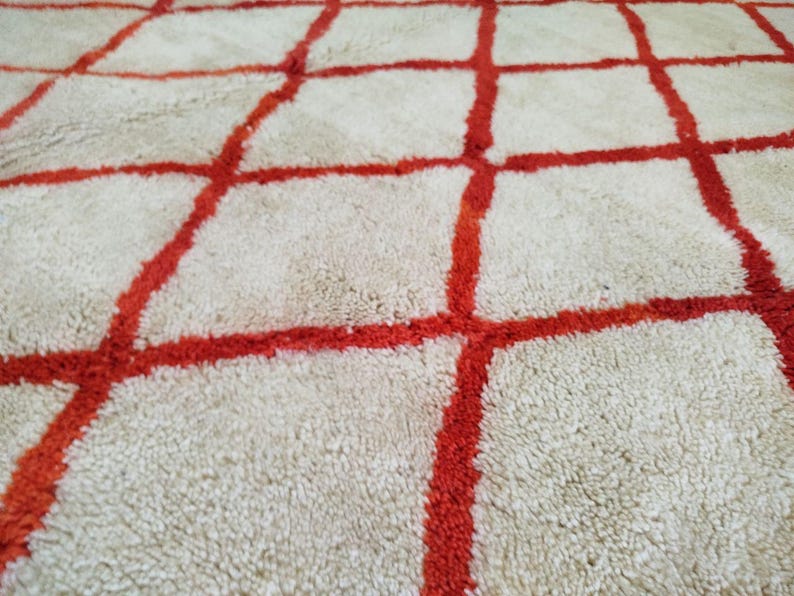 Tapis Marocain Traditionnel Fait Main 250 × 150 cm – Tissage Artisanal Authentique IZRI