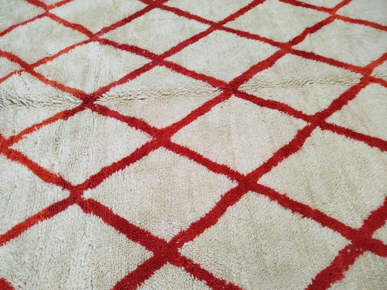 Tapis Marocain Traditionnel Fait Main 250 × 150 cm – Tissage Artisanal Authentique IZRI