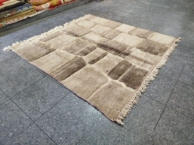 Grand Tapis Berbère Marocain Fait Main 250 × 150 cm – Artisanat Traditionnel IZRI